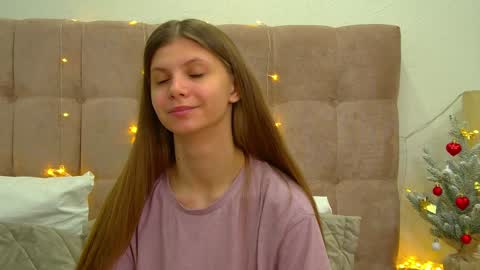 Snapshot of audreybarlow chatting on 12-21-24, 06:41 Audrey online show from 12-21-24, 06:41