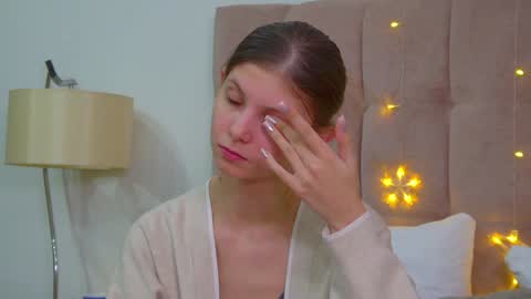 Snapshot of audreybarlow chatting on 12-24-24, 01:06 Audrey online show from 12-24-24, 01:06