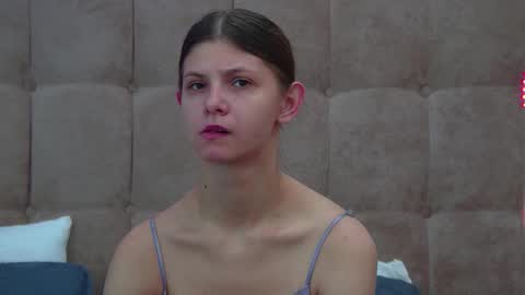 Snapshot of audreybarlow chatting on 10-03-25, 06:43 Audrey online show from 10-03-25, 06:43