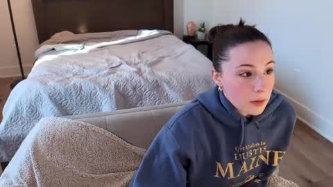 Snapshot of audreyjones03 chatting on 02-27-25, 09:36 Miss Audrey online show from 02-27-25, 09:36