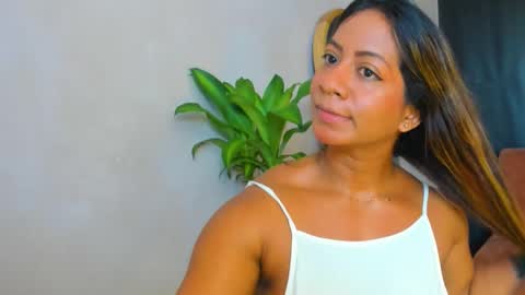 Snapshot of audry_montero1 chatting on 03-29-26, 03:45 Audry online show from 03-29-26, 03:45