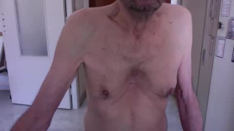 Snapshot of auguste061400 chatting on 03-08-25, 09:06 auguste061400 online show from 03-08-25, 09:06