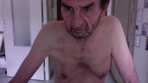 Snapshot of auguste061400 chatting on 03-11-25, 09:13 auguste061400 online show from 03-11-25, 09:13