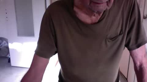 auguste061400 online show from 12-18-25, 08:53