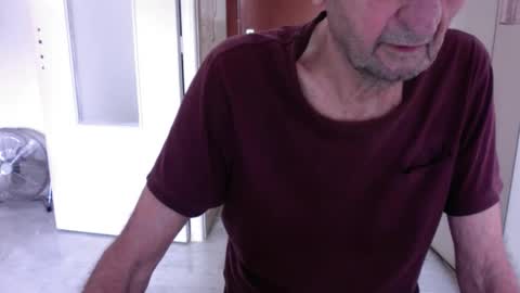 Snapshot of auguste688483 chatting on 03-04-26, 09:04 auguste688483 online show from 03-04-26, 09:04