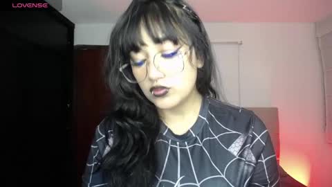 aura_cute_ online show from 05-31-26, 03:04