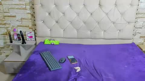 Monii Yi online show from 01-04-25, 09:54