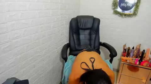 Monii Yi online show from 01-15-26, 05:45