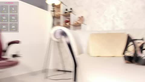 Aura sanders online show from 04-23-26, 12:29