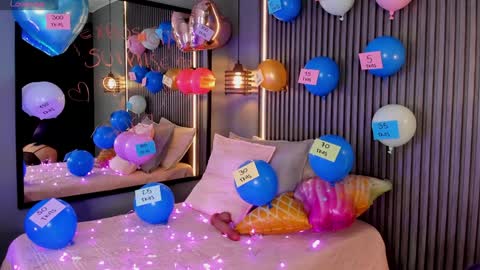 Snapshot of aurabakers chatting on 02-07-25, 01:22 Aura online show from 02-07-25, 01:22