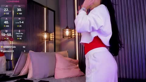 Snapshot of aurabakers chatting on 02-25-25, 03:38 Aura online show from 02-25-25, 03:38