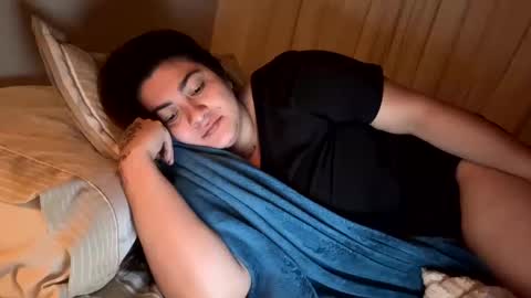 Snapshot of aurablack_ chatting on 10-10-25, 11:48 Aura online show from 10-10-25, 11:48