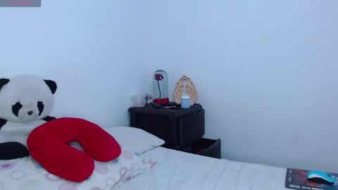Snapshot of aurafuego chatting on 05-10-26, 01:05 Auro online show from 05-10-26, 01:05