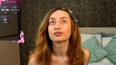 Aura online show from 04-21-26, 02:51