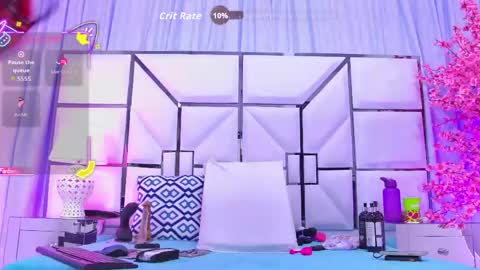 Aura online show from 04-28-26, 07:08