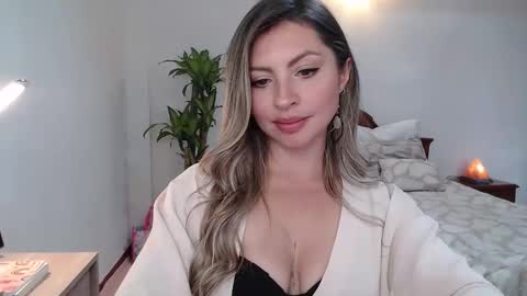 Auri Belle  online show from 11-06-25, 07:59