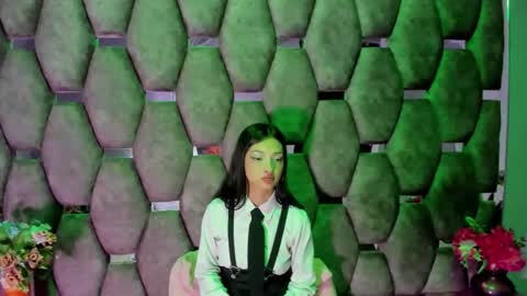 aurora online show from 12-18-25, 04:02