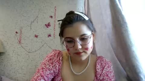 Snapshot of aurora_breeze chatting on 02-14-26, 11:18 Kiara Xanthe online show from 02-14-26, 11:18