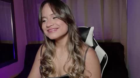 Snapshot of aurora_collins08 chatting on 11-12-25, 04:07 aurora_collins08 online show from 11-12-25, 04:07