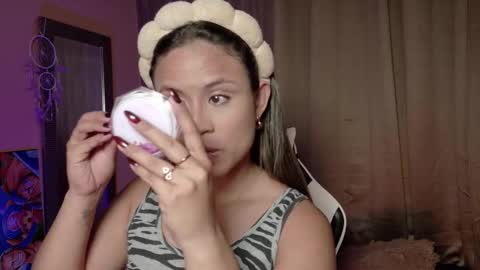 Snapshot of aurora_collins08 chatting on 11-14-25, 05:44 aurora_collins08 online show from 11-14-25, 05:44