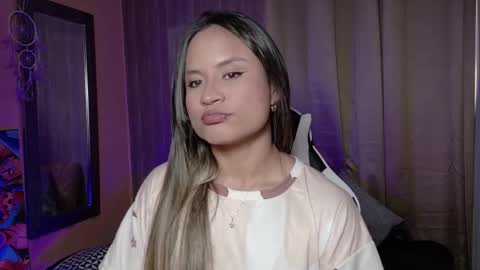 Snapshot of aurora_collins08 chatting on 11-25-25, 05:46 aurora_collins08 online show from 11-25-25, 05:46