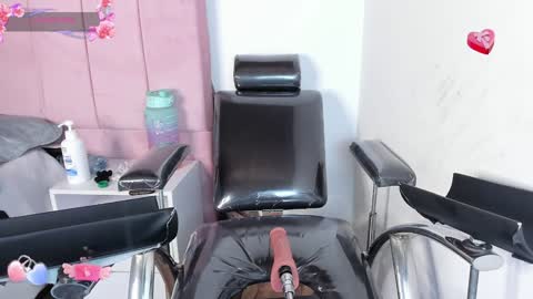 Snapshot of aurora_divine chatting on 12-31-24, 01:47 aurora_divine online show from 12-31-24, 01:47