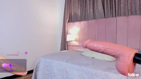 Snapshot of aurora_divine chatting on 01-08-25, 11:30 aurora_divine online show from 01-08-25, 11:30