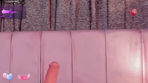 Snapshot of aurora_divine chatting on 01-27-25, 10:06 aurora_divine online show from 01-27-25, 10:06