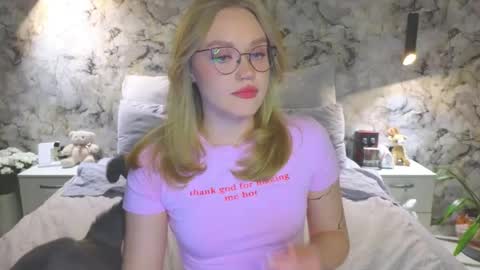 Kate online show from 11-08-25, 01:55