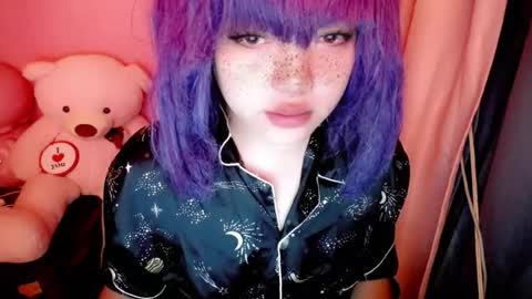 cute online show from 07-24-26, 10:08