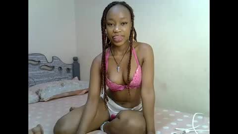 Snapshot of aurorabarbie chatting on 10-23-25, 10:19 Aurora online show from 10-23-25, 10:19