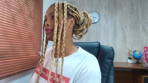 Ariana online show from 10-03-25, 08:28