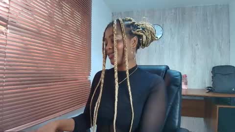 Ariana online show from 10-21-25, 12:50