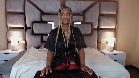 Ariana online show from 11-18-25, 08:24