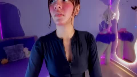 Snapshot of auroracute2 chatting on 11-13-25, 02:16 auroracute2 online show from 11-13-25, 02:16