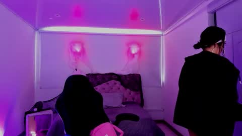 Aurora Diaz online show from 11-03-25, 06:20