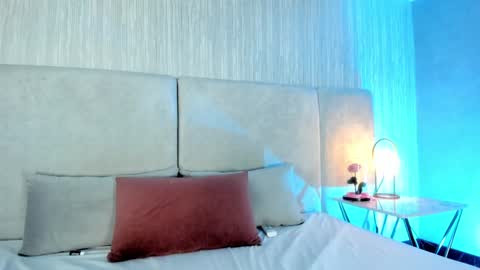 ...  ... online show from 01-08-25, 12:17