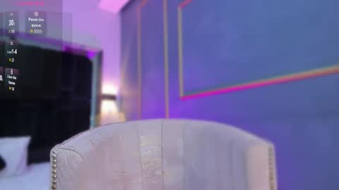 Snapshot of auroraflowers chatting on 09-17-25, 08:54 Aurora online show from 09-17-25, 08:54