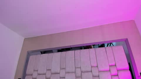 Snapshot of auroraflowers chatting on 10-16-25, 07:48 Aurora online show from 10-16-25, 07:48