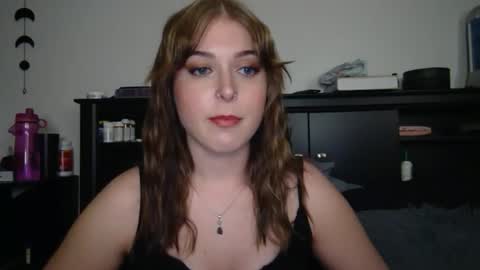 Snapshot of auroralightz1 chatting on 10-24-25, 03:47 auroralightz1 online show from 10-24-25, 03:47