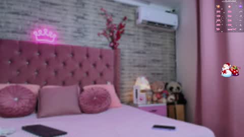 Snapshot of aurorasim chatting on 12-28-24, 01:17 Aurora online show from 12-28-24, 01:17