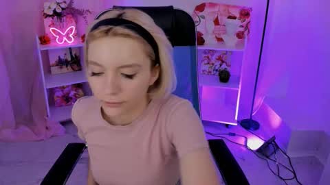 aurorawrenfield online show from 11-05-25, 04:45