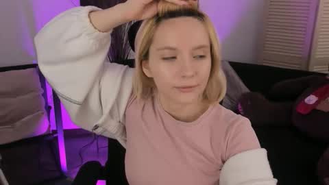 aurorawrenfield online show from 02-03-26, 07:35