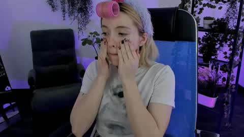 aurorawrenfield online show from 04-08-26, 02:22