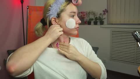 aurorawrenfield online show from 04-26-26, 12:41