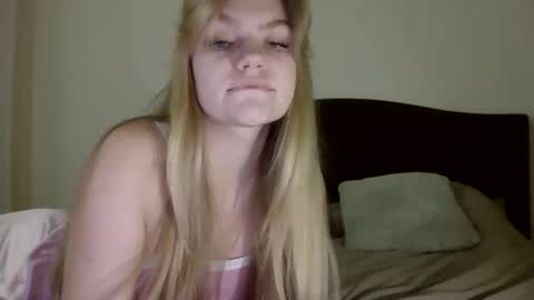 AuroraXRoses online show from 11-23-25, 10:31