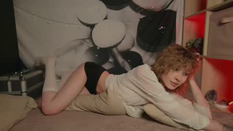 Aurora  online show from 03-01-26, 12:12