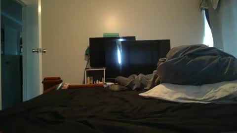 Snapshot of aussielovingxxx chatting on 12-11-24, 11:43 Milf4u online show from 12-11-24, 11:43