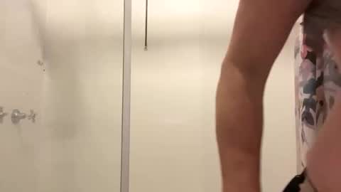 Snapshot of aussielovingxxx chatting on 09-20-25, 07:53 Milf4u online show from 09-20-25, 07:53