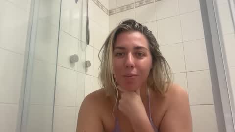 aussielulu online show from 12-17-25, 01:55